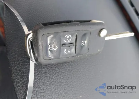 2012 Volkswagen Passat 2.5L Sel Premium z USA, uszkodzony, nr VIN 1VWCP7A35CC091213